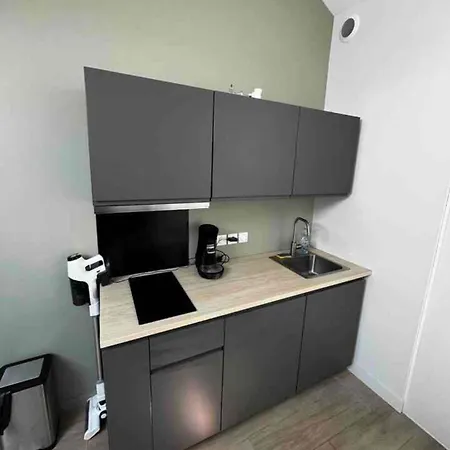 O Metro Gratte-ciel Apartment *